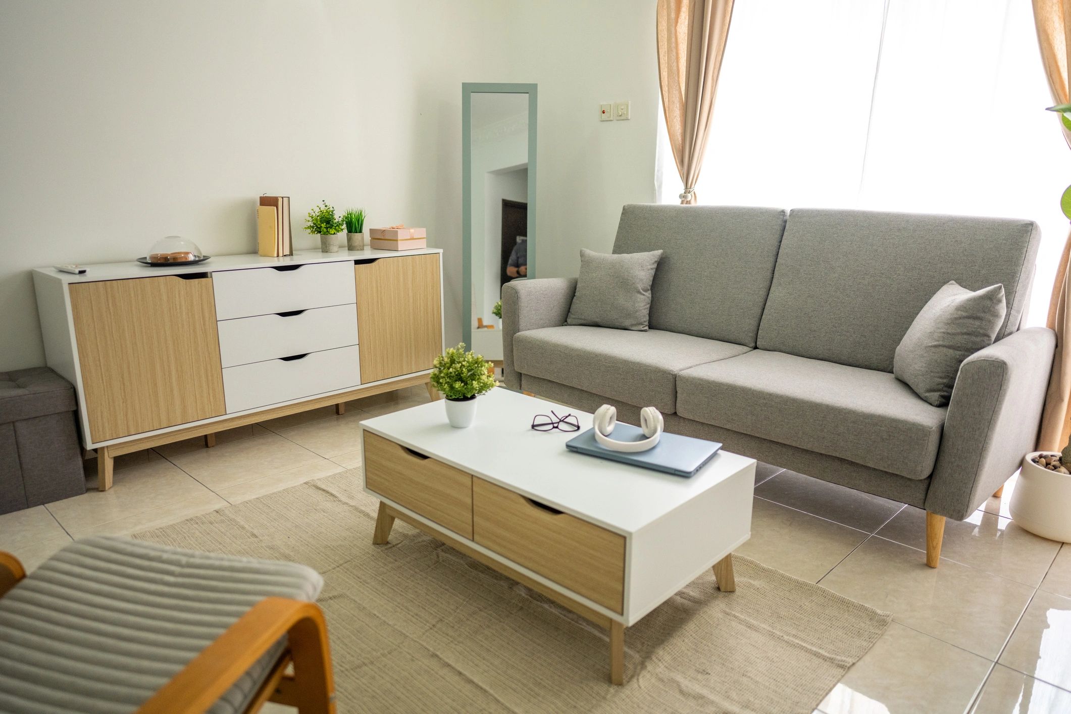 Clean living room representing move-out cleaning